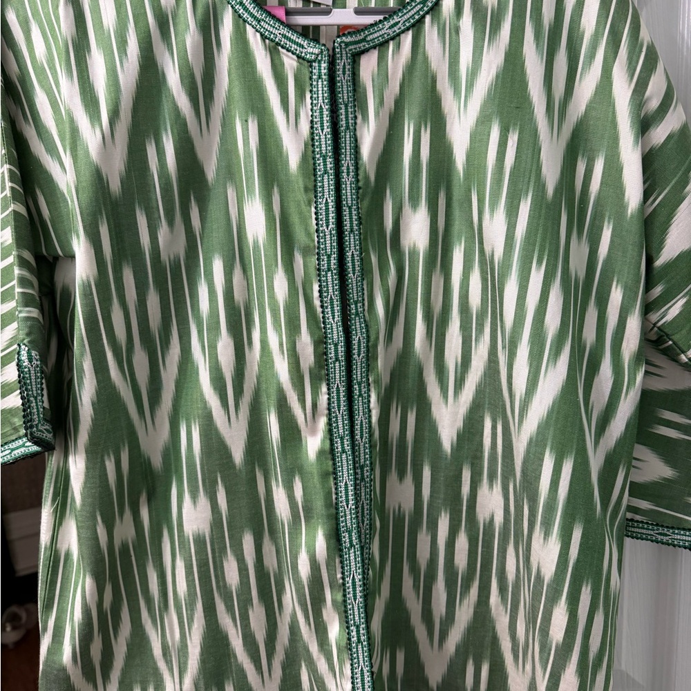 Green and White Ikat Patterned Top